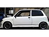 色々飾られた通勤車