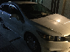 ファミリー向けに見えないスポーティーな車。